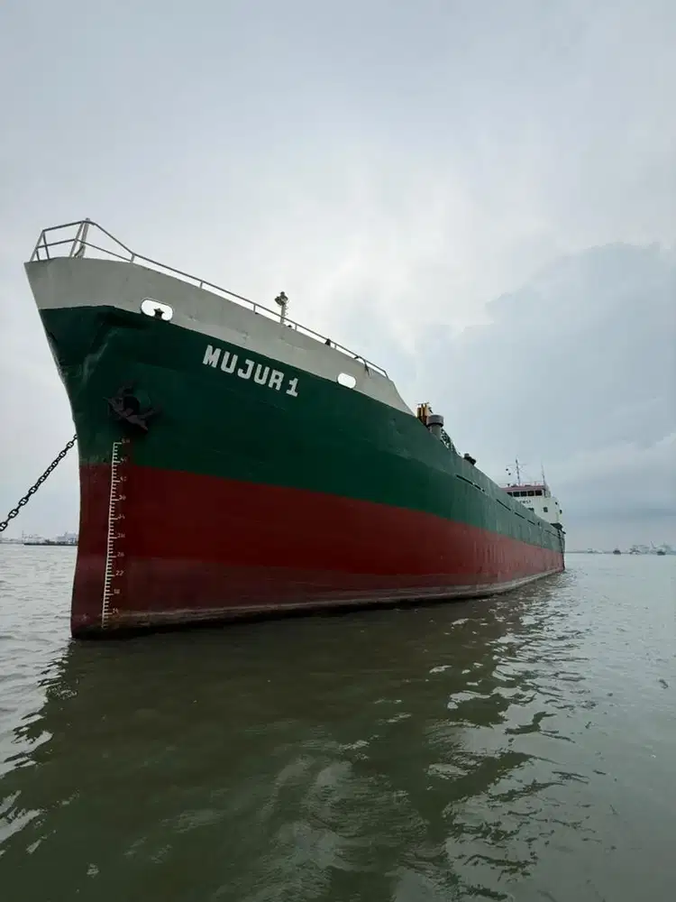 Kapal Cargo DWT 1800 Ton, Tahun 2004, Baru Turun Dock
