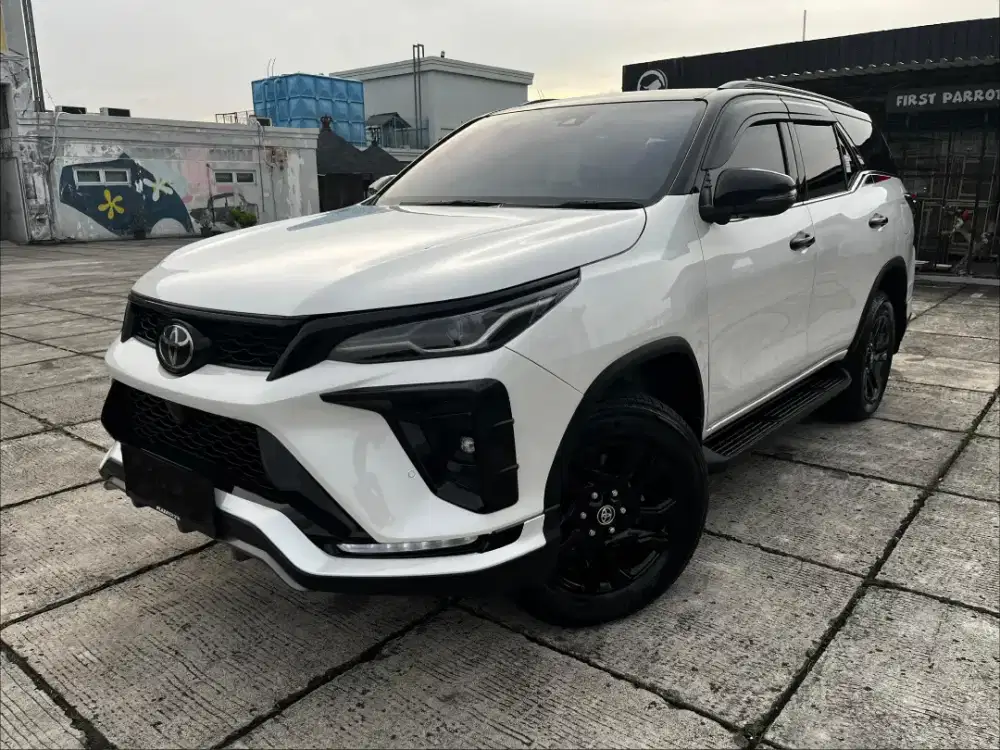 Toyota Fortuner 2,8 Gr Legender Tss 4x2 At 2024 Two Tone