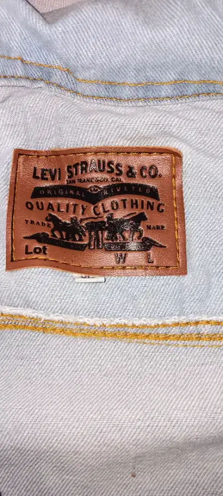 Jual jaket jeans karena kekecilan