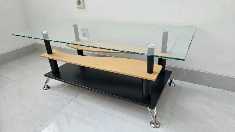 Meja kaca import elegan