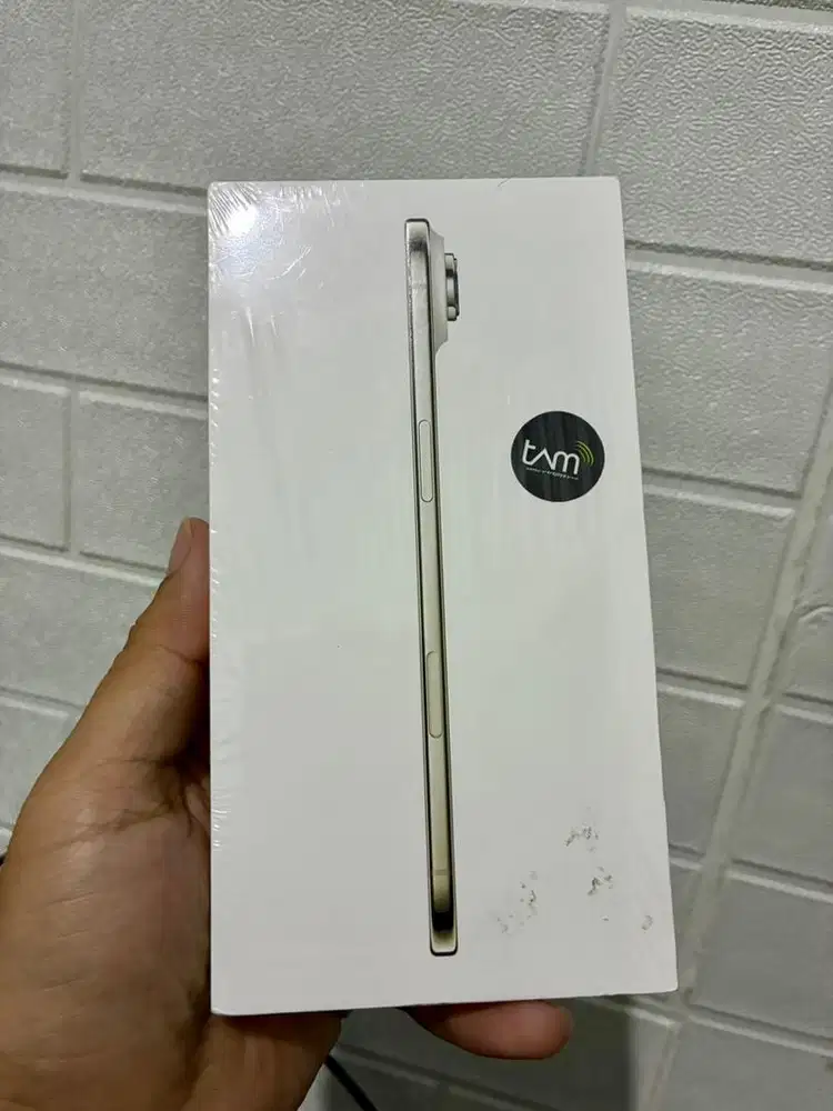 New iphone 17 air gold