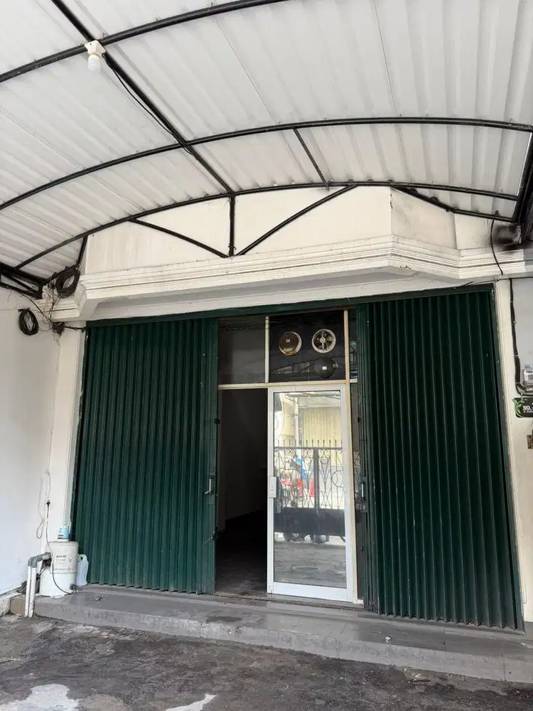 Disewakan Ruko Strategis 3,5lt