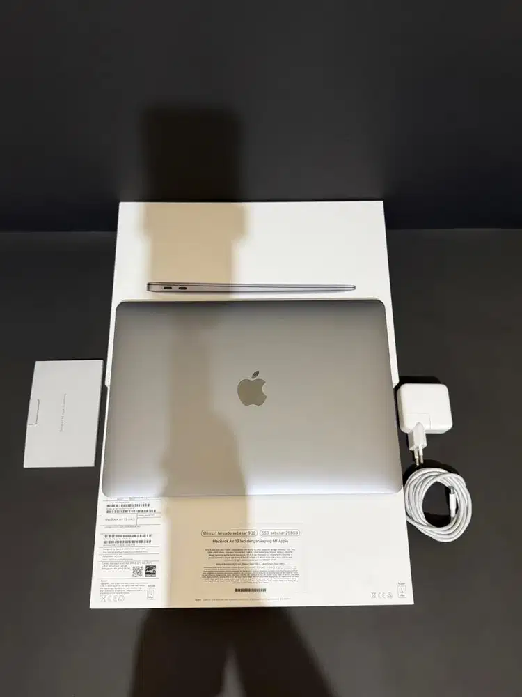 Macbook Air M1 8/256gb iBox Garansi On 04/09/2026
