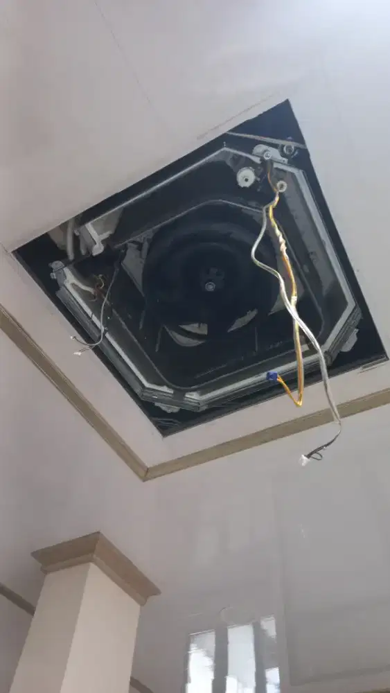 Mencari pekerjaan sebagai Teknisi AC