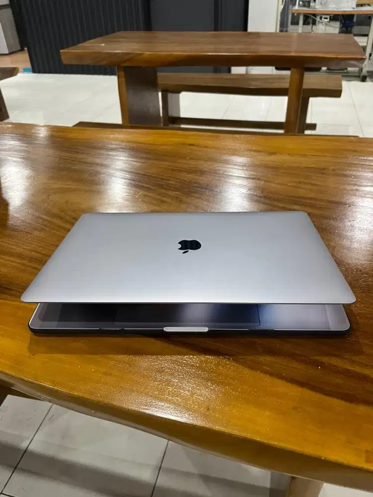 Macbook Pro 2016 i7, 15inch, touchbar