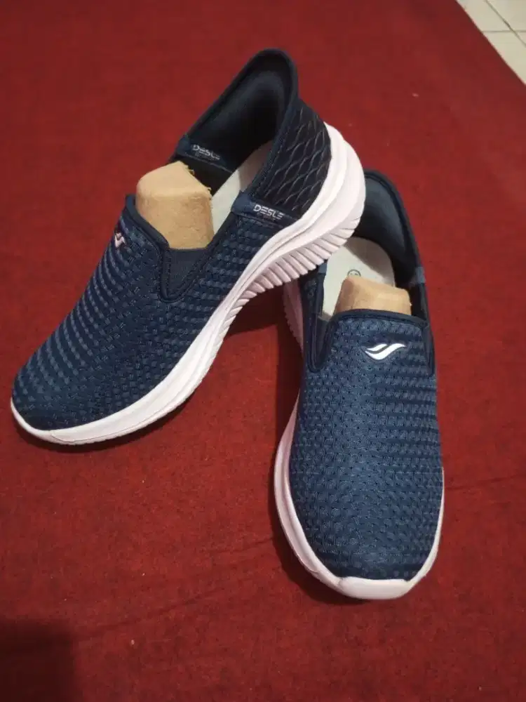 Sepatu desle slip on