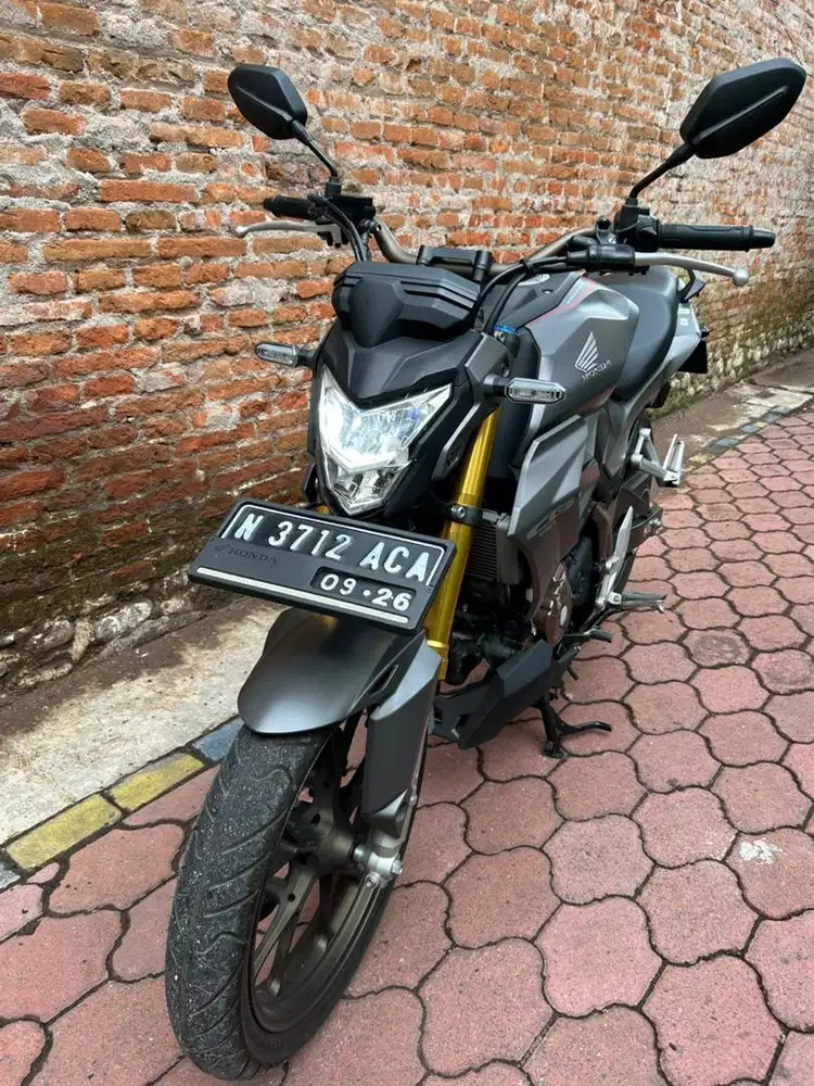 Honda cb150r 2021