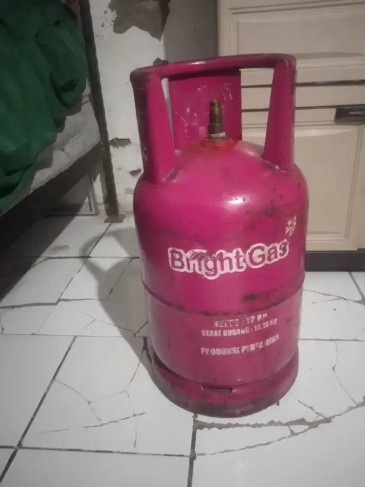 Dijual: Rp 300.000 
Satu Tabung Bright Gas Pink 12 Kg (Tanpa Isi Gas)
