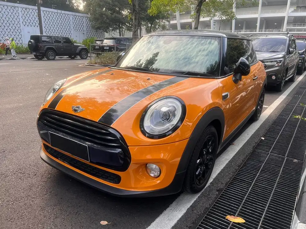 Dijual Mini Cooper 3 Doors Tahun 2016 Volcano Orange