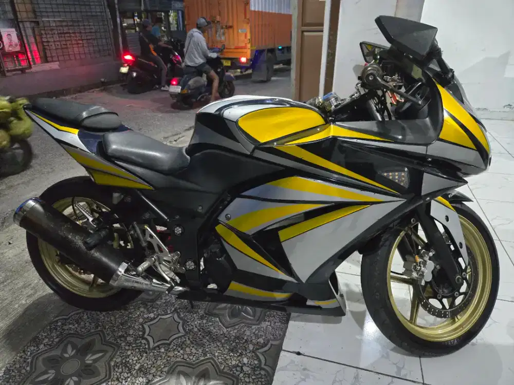 Ninja 250 hitam