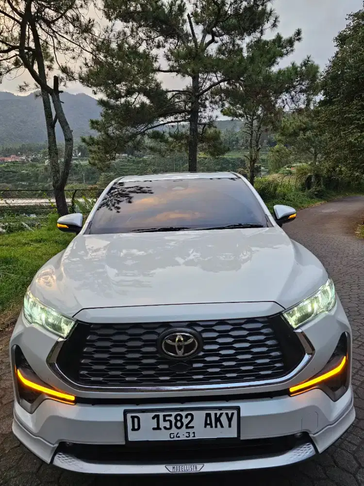 Kijang Innova Zenix Q Modelista 2.0 HV TSS 2023 A/T