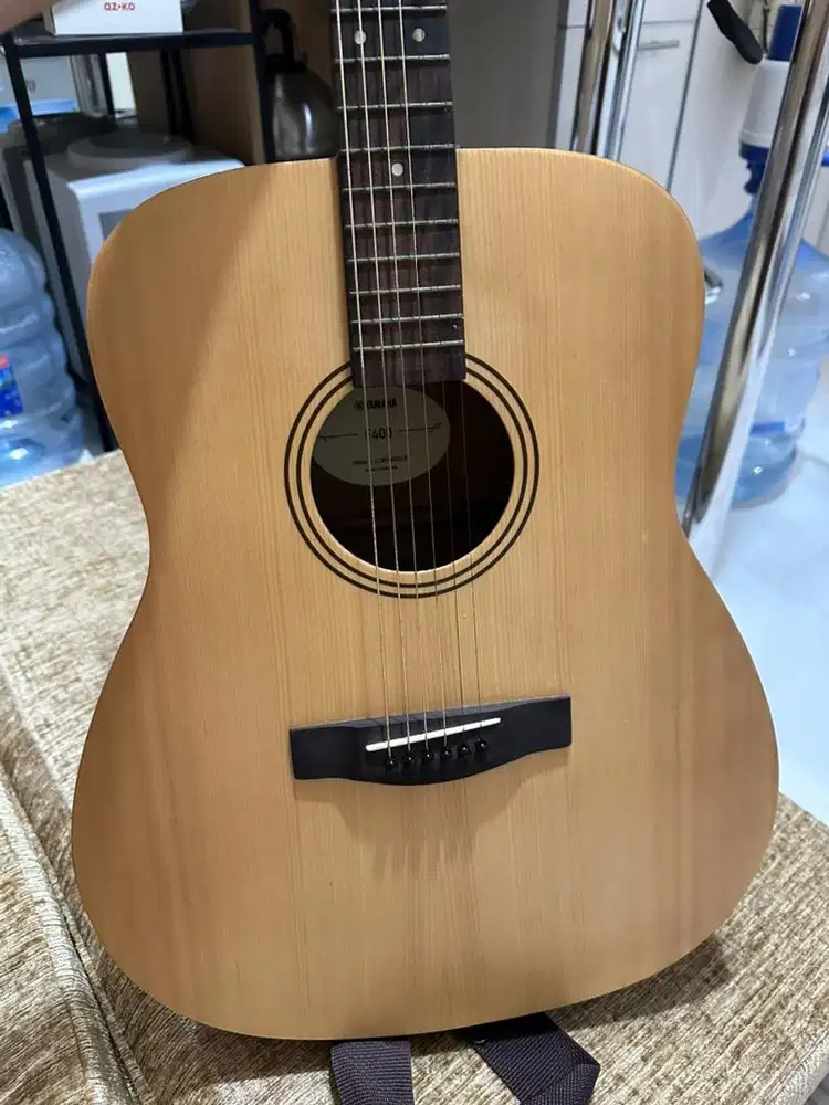 Gitar Yamaha F400 plus tali