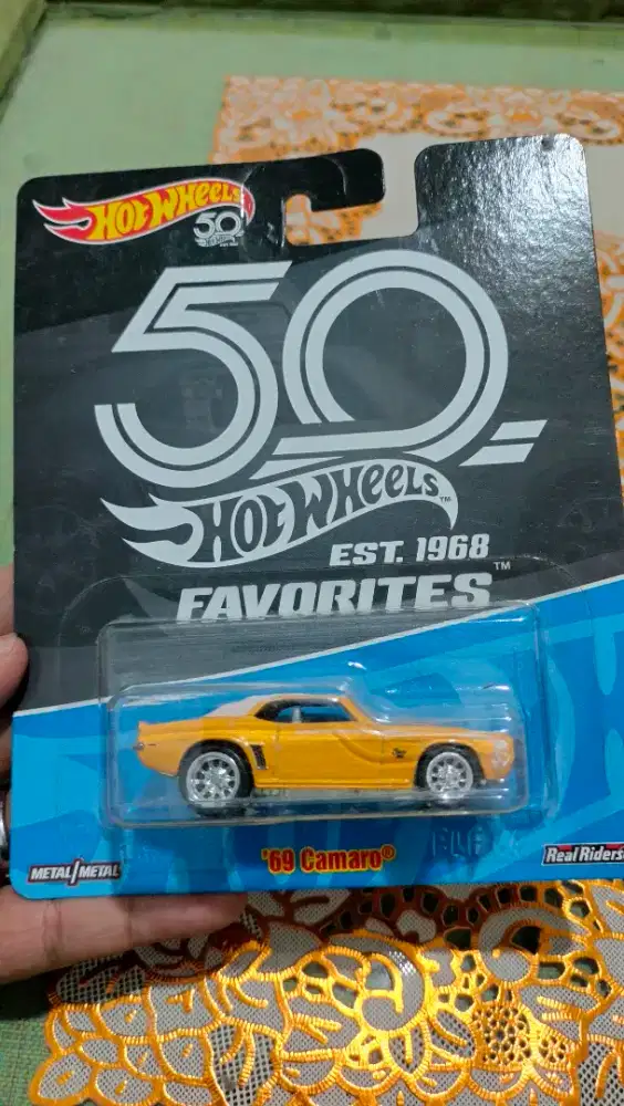 DIJUAL HOT WHEELS 69 CAMARO BAN KARET LANGKA