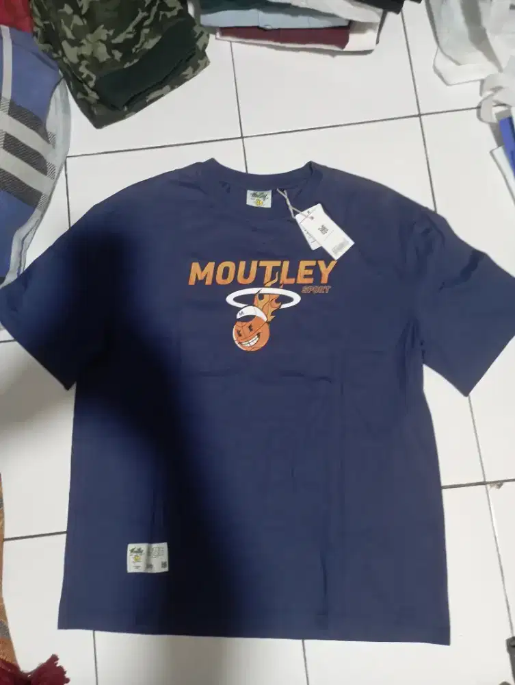 Moutley size L,kondisi baru,jual 120k