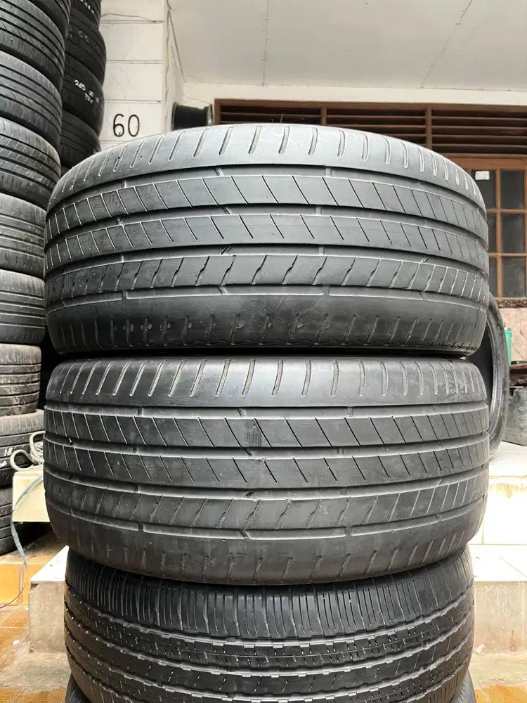 Ban Bridgestone Alenza RFT  275 45 r20  2Pcs