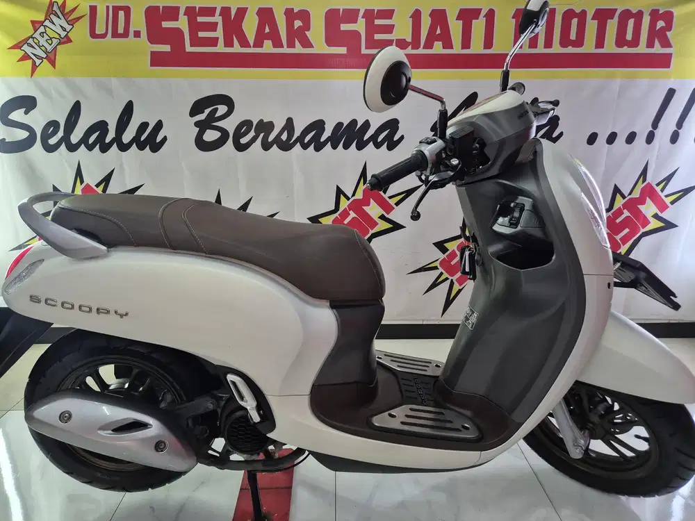 New Scoopy Pretige Putih super