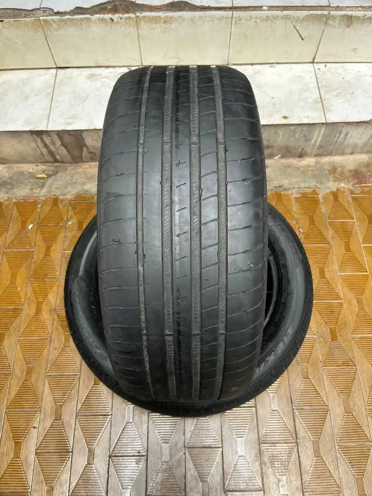 Ban Goodyear Eagle F1  245 45 r18  1Pcs