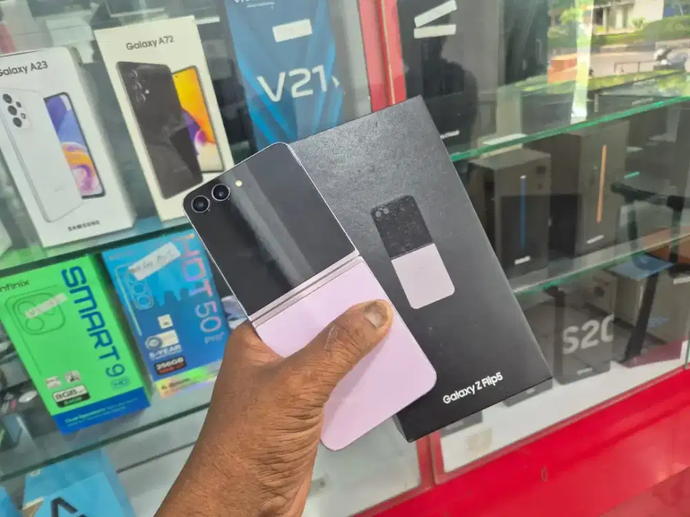 Samsung Z flip 5 8/256 like new fullset ori