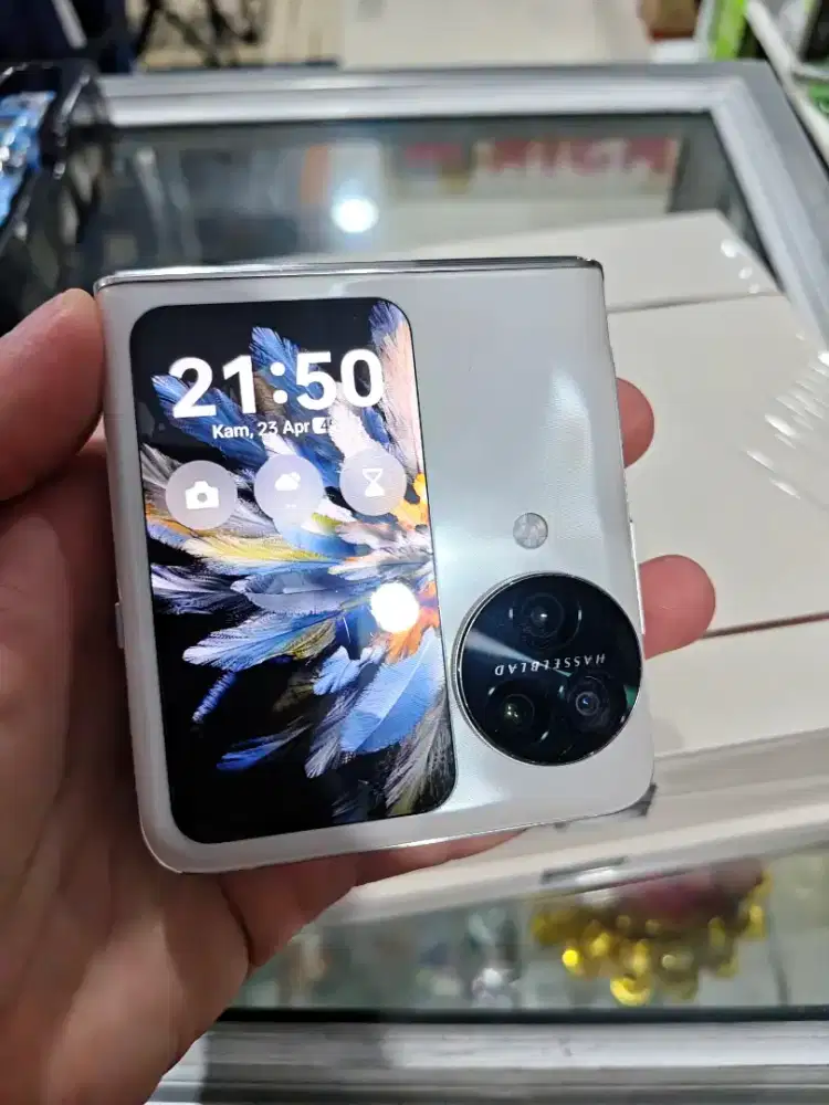 Oppo Find N3 Flip 12 gb / 256 gb