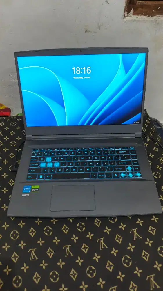 Laptop MSI Thin 15 RTX 2050 Ram 16/512 garansi on
