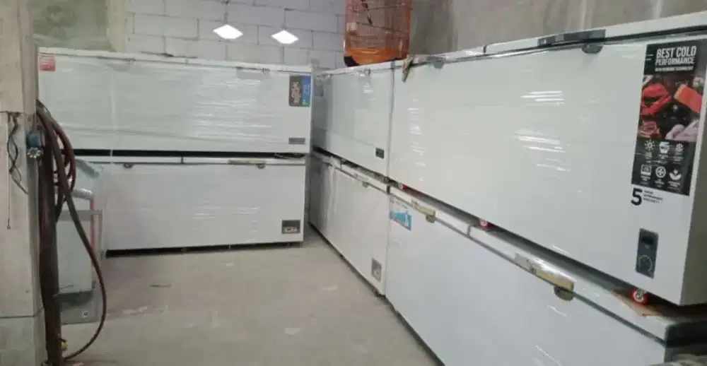 Freezer & showcase