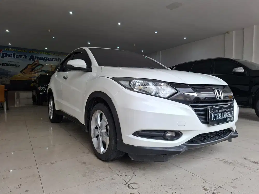 Honda HR-V 2.5 E At 2016 km +/- 78.000
