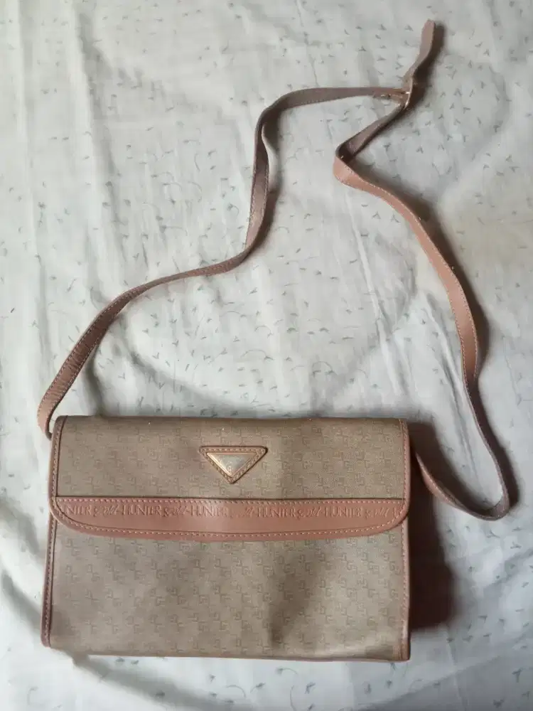 Di jual tas wanita merk Gold Hunter