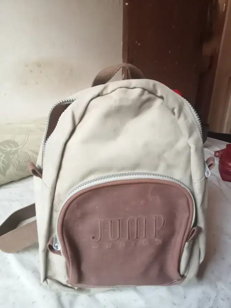 Di jual tas belakang wanita Jump Design
