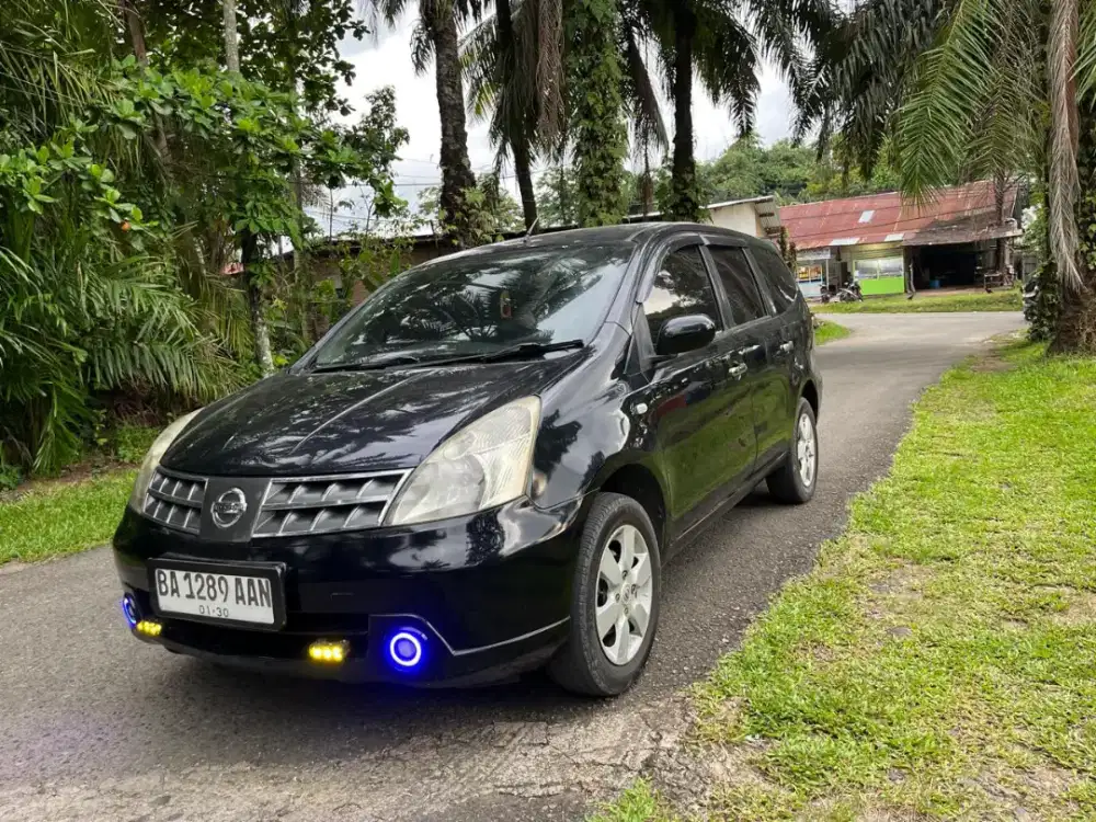 Nisan Greend livina SV M.T