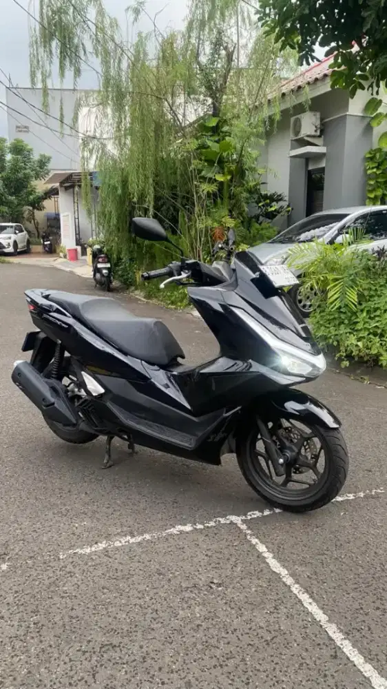 Honda pcx cbs wrn hitam thn 2025 bln 9