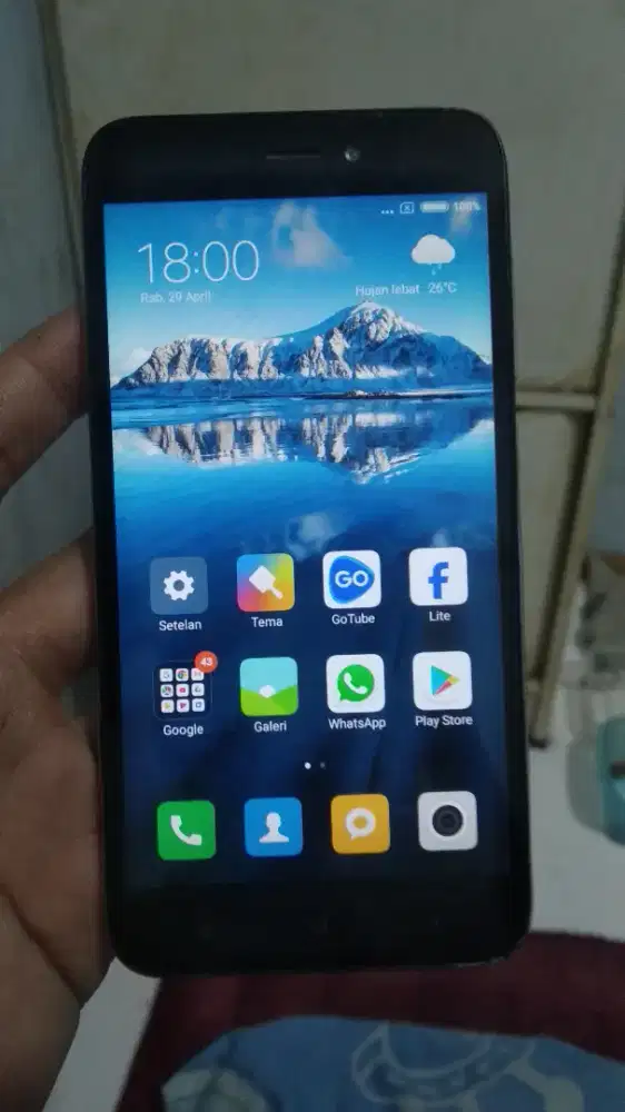 Xiaomi redmi 5a 4G 2/16 layar 5 inchi normal