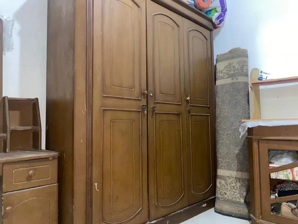 DI JUAL MURAH LEMARI KAYU KOKOH!!