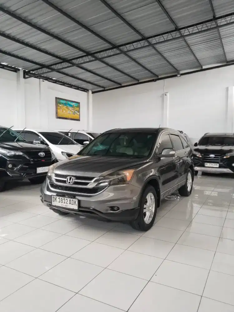 HONDA CR-V 2.4 MATIC Warna favorit abu-abu istimewa