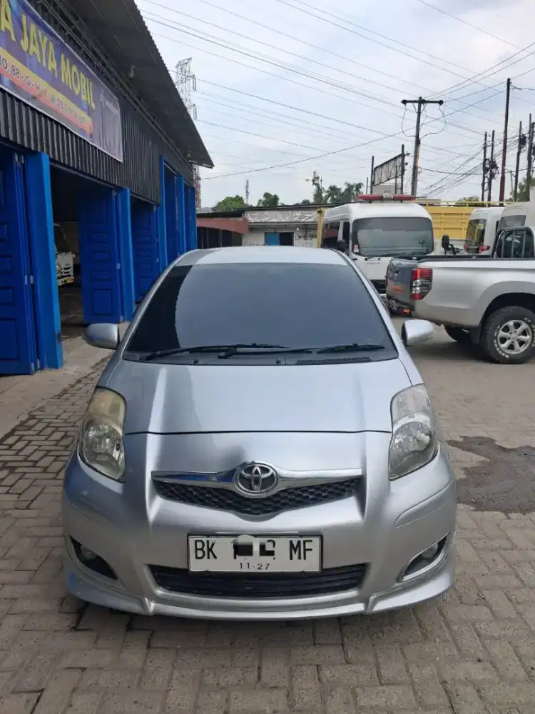 Yaris S limited matic 2011 silver