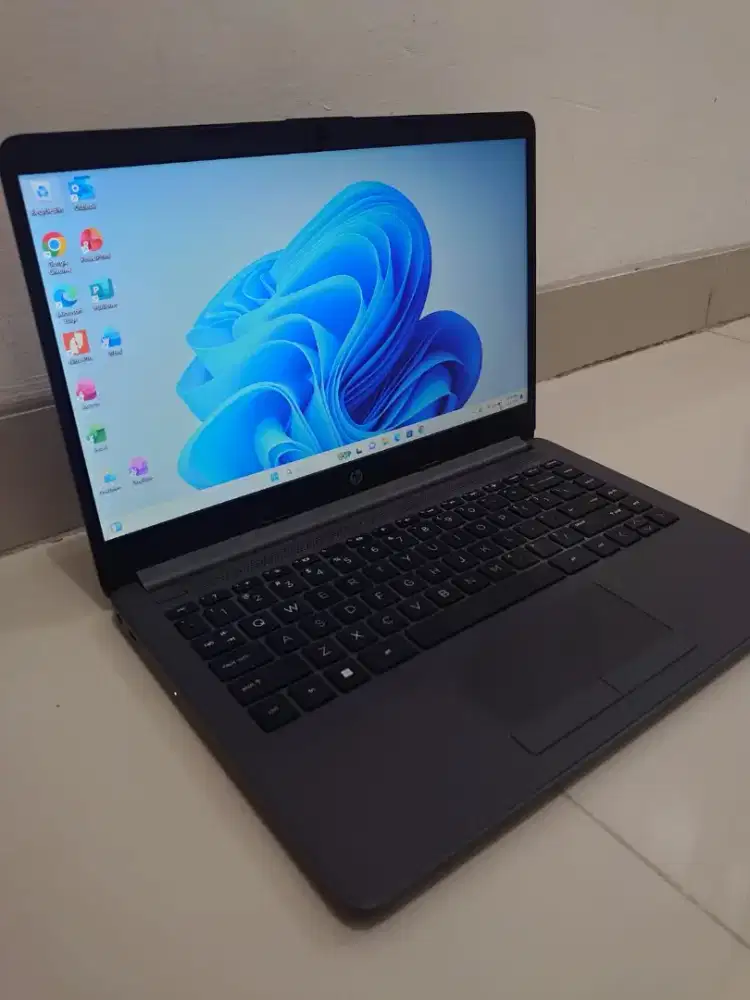 Laptop HP 245 G9 8/256