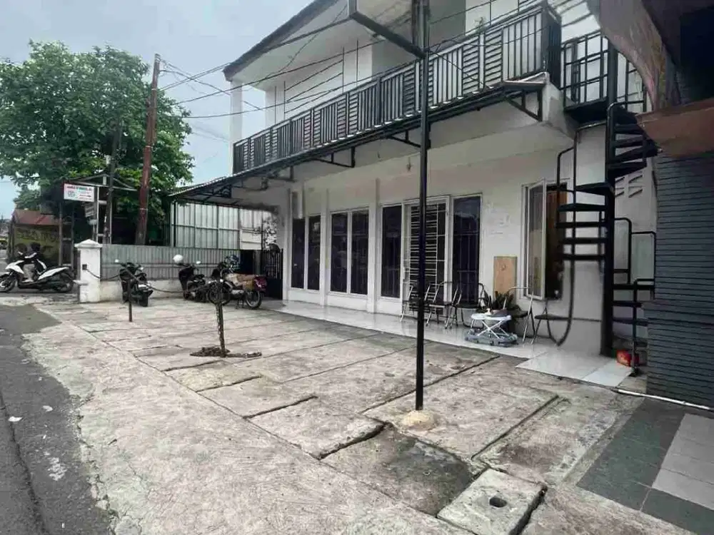 Disewakan Ruang Usaha 7x6 Meter Lokasi Ramai Dan Strategis