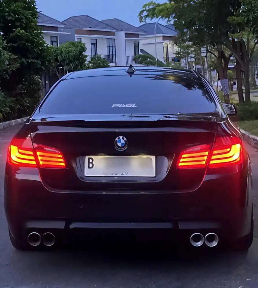 MURAH CASH. BMW 528i Sunroof TV 2011 F10 m Sport 2010 luxury 520i