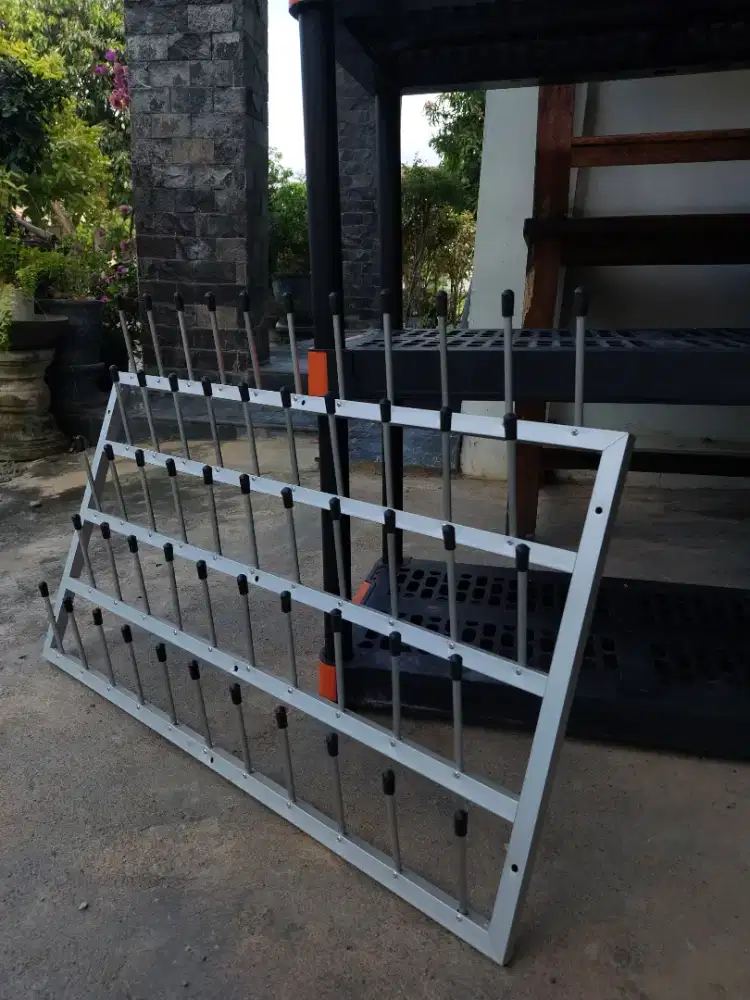 Tempat gelas dari almunium