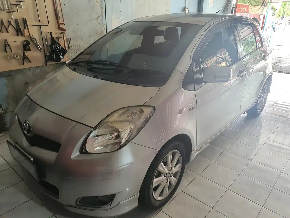 Toyota Yaris 2010 Bensin