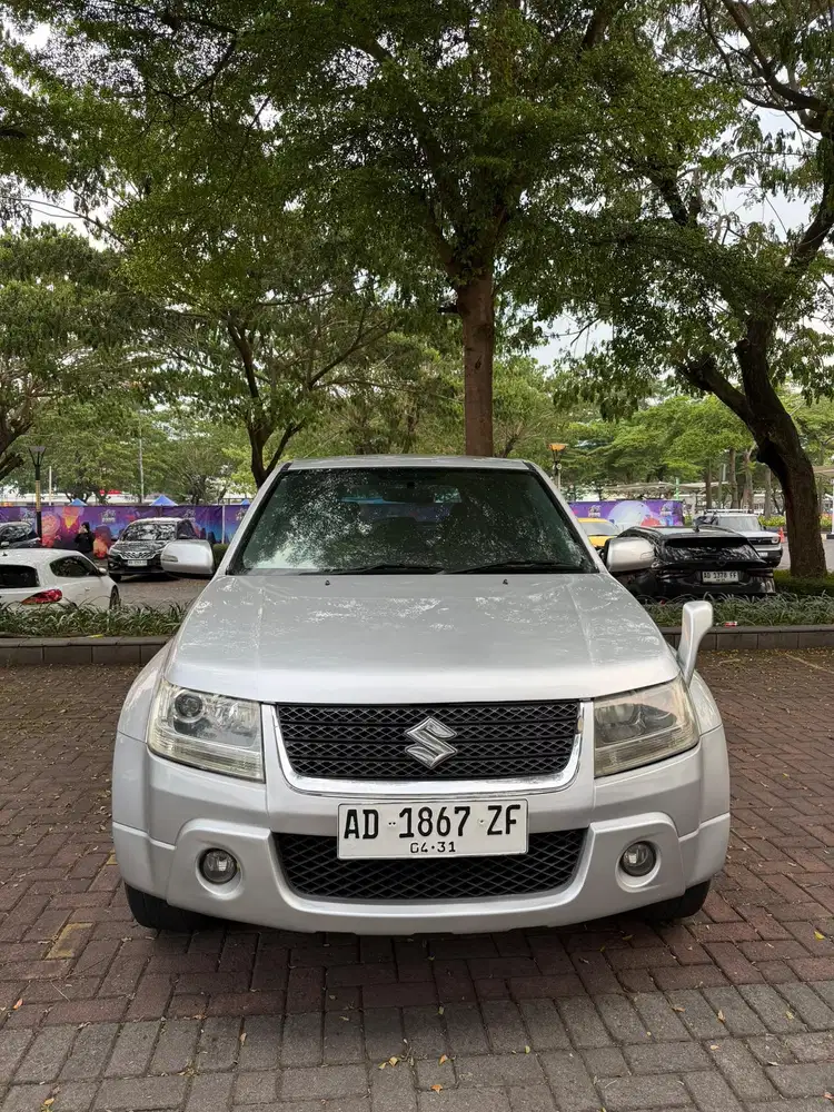 Suzuki Grand Vitara 2.4 matic 2010 pajak baru plat baru