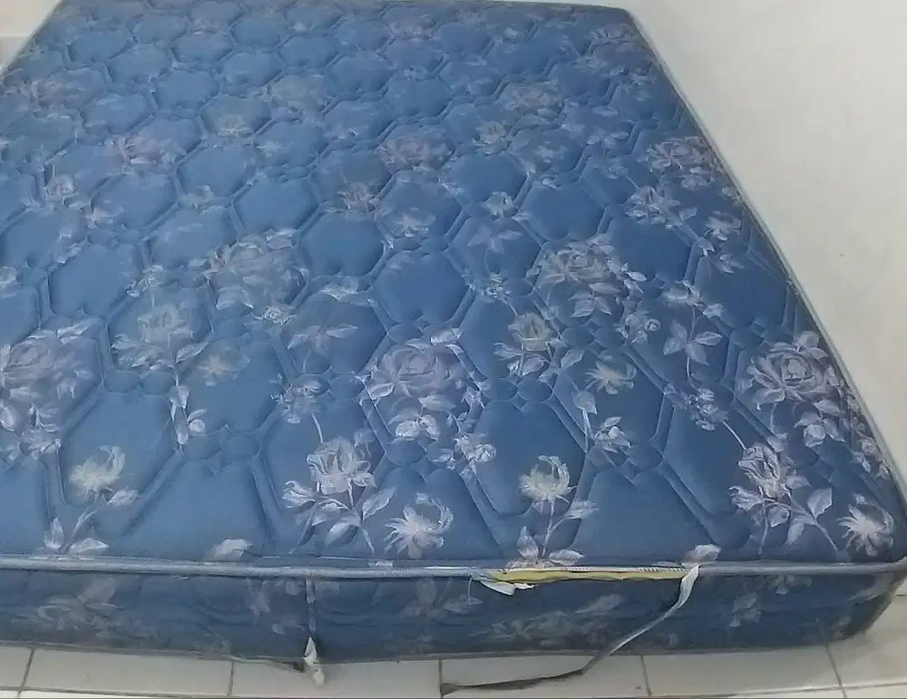 Kasur tidur besar