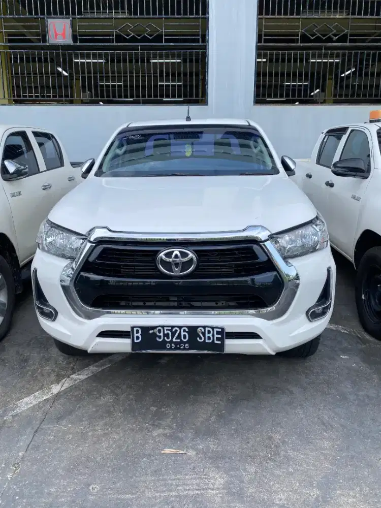 TOYOTA HILUX DC 2.4G M/T 4X4 2021 PUTIH NOPOL B ORIGINAL TERAWAT BAIK