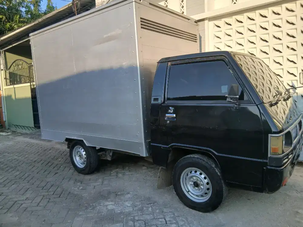 Mitsubishi colt L300 bix solar 2011