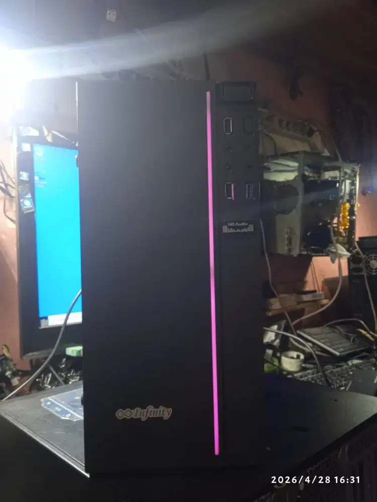 CPU AMD A8 7600 RAM 8 GB HARDISK 500 GB VGA ONBOARD R7