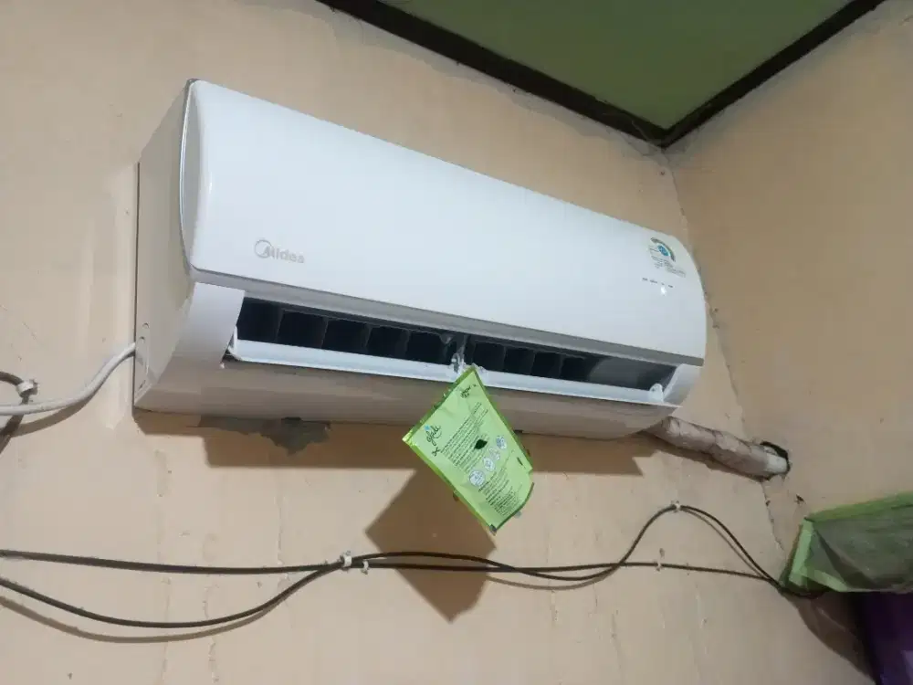 Menjual AC Midea R32