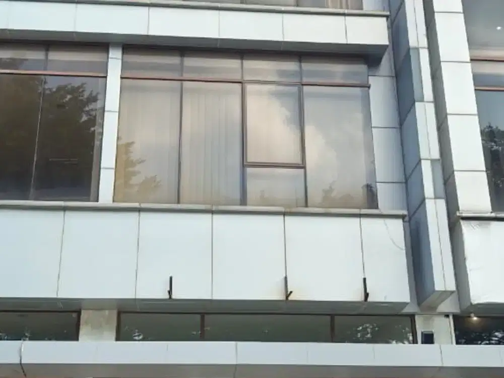 Dijual ruko siap pakai 3 lantai dengan harga termurah di Avenue Jakarta Garden City Jakarta Timur