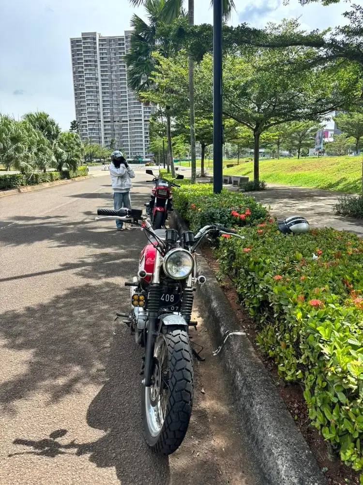 Dijual Motor W175 Cafe Merah