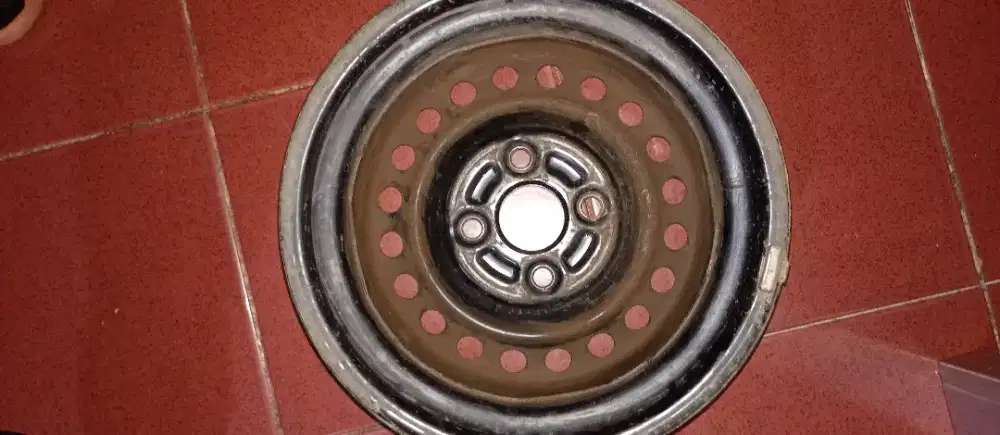 Di jual pelek mobil ring 13