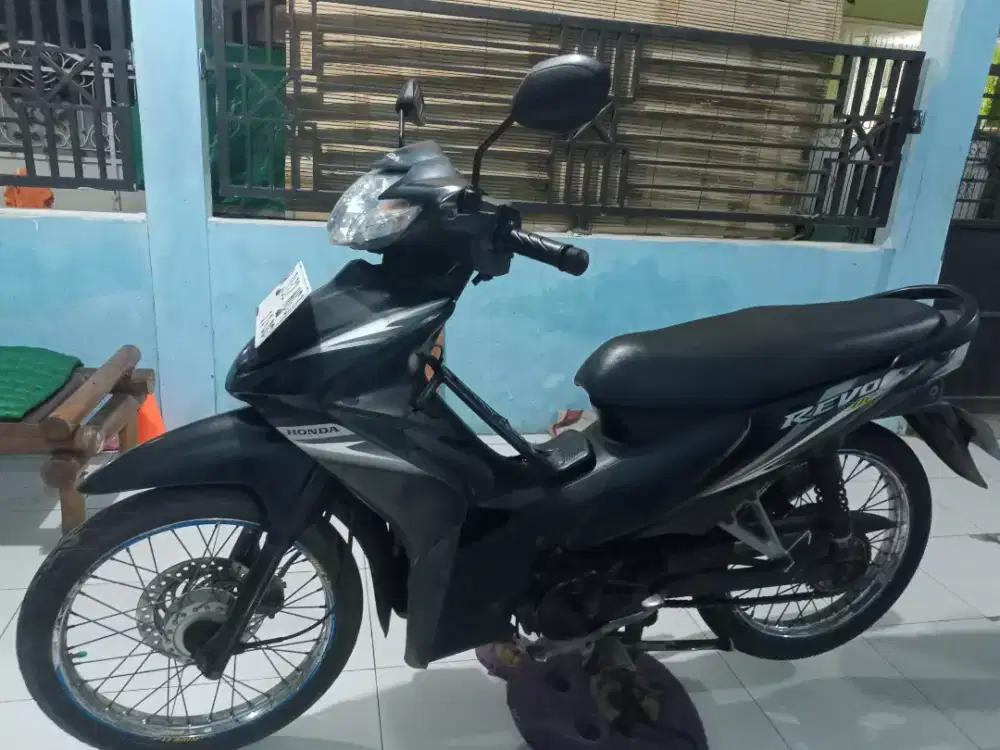 Honda Revo hitam 2010 mulus plat W SDA surat lngkap