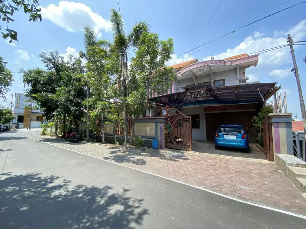 Dijual Rumah Hook 2 Lantai Dekat Jalan Raya Pamularsih